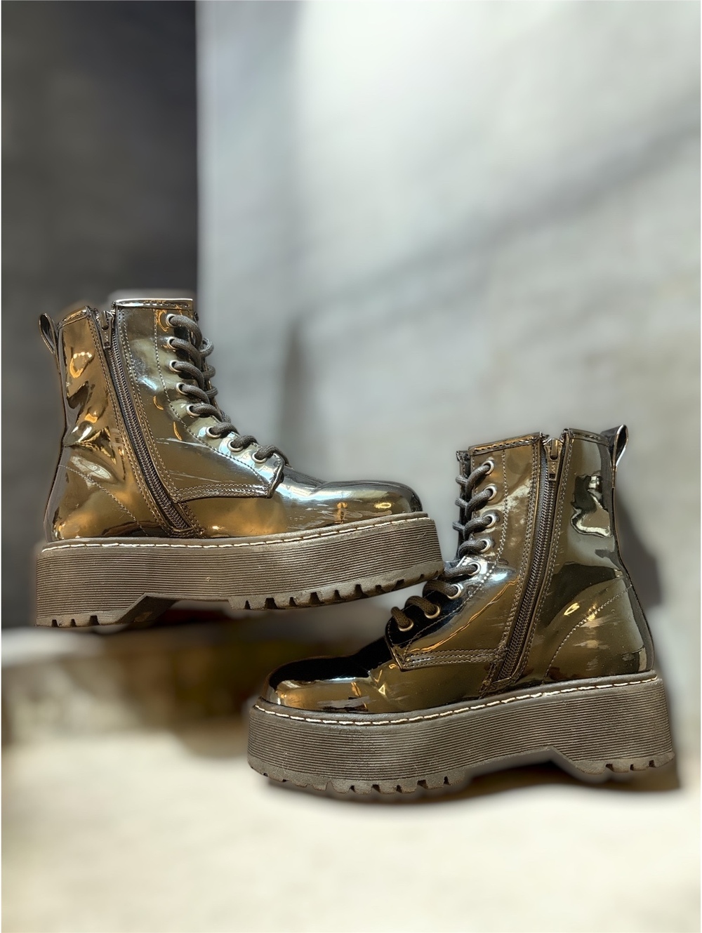 Steve Madden Rockk Mirror Metallic Ankle Boots – Women’s Size 6